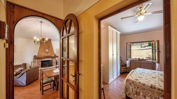 6 bedrooms, free WiFi, bed sheets