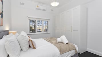 2 bedrooms, iron/ironing board, WiFi, bed sheets