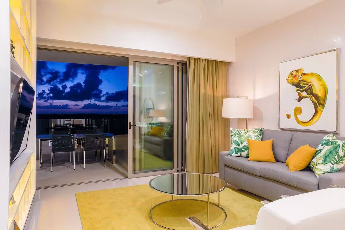 55-inch Smart TV with satellite channels