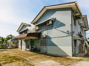 Front of property - OYO 90881 Top Star Hotel (Kota Bharu)