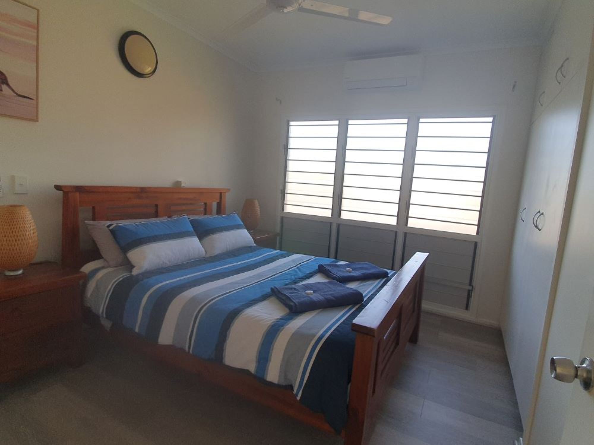 3 bedrooms, bed sheets