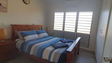 3 bedrooms, bed sheets
