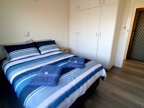 3 bedrooms, bed sheets