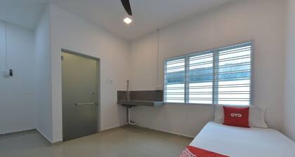 OYO 90889 Narasindo Cottage