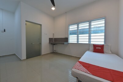 OYO 90889 Narasindo Cottage