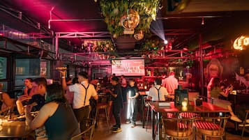 Bar (en la propiedad)