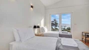 3 bedrooms, iron/ironing board, free WiFi