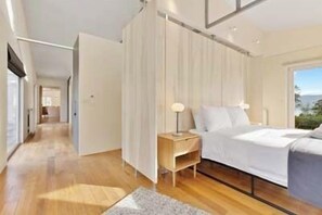 3 bedrooms, iron/ironing board, free WiFi