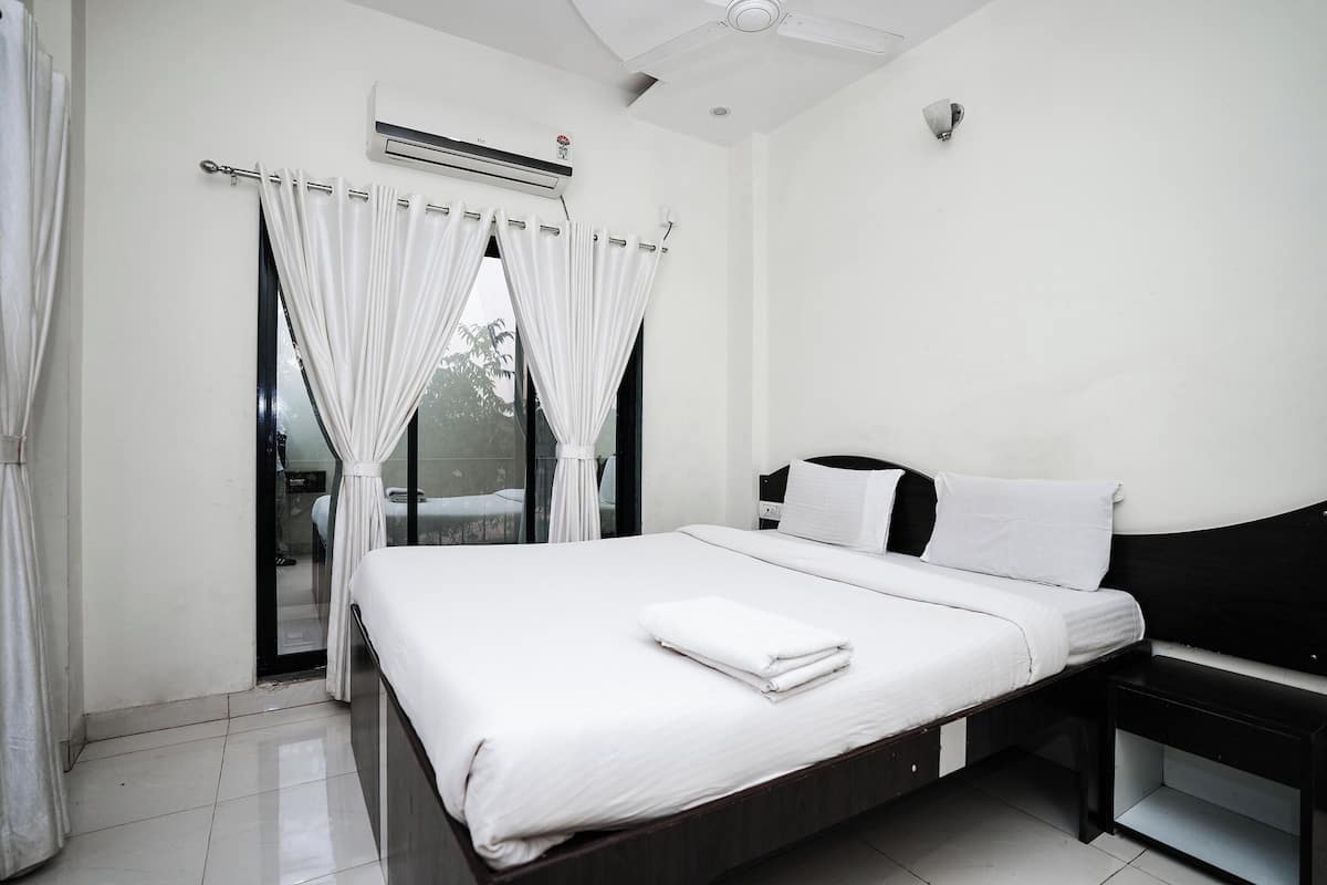 Camera Deluxe, vista valle | Minibar, una scrivania, Wi-Fi gratuito, lenzuola