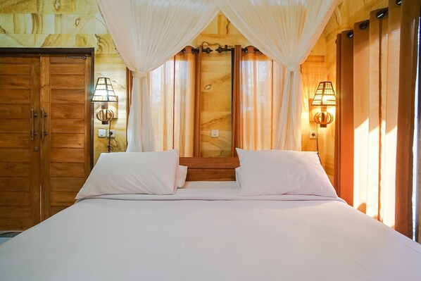 标准双人房 | 办公桌、免费 WiFi