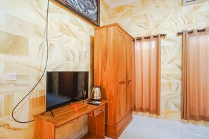 Standard Double Room | Desk, free WiFi