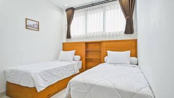 Kamar Twin Standar | Meja kerja, kedap suara, setrika/meja setrika, dan Wi-Fi gratis