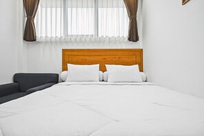 Quarto casal superior | Escrivaninha, quartos à prova de som, ferros/tábuas de passar roupa