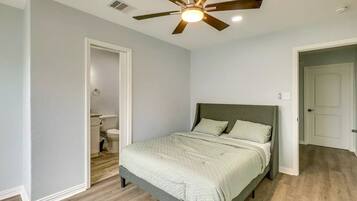 3 dormitorios, tabla de planchar con plancha, wifi gratis y ropa de cama