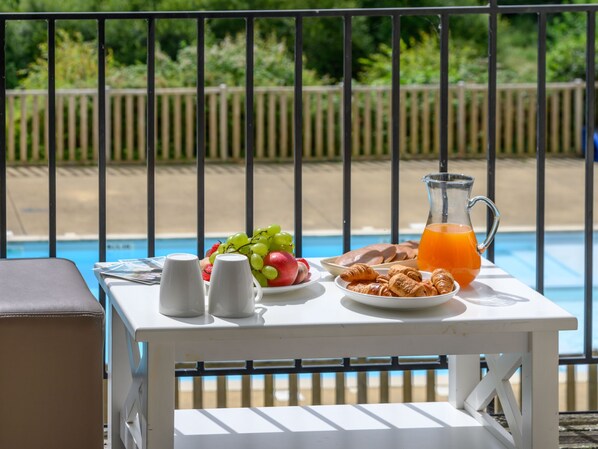 Outdoor dining - Château De Kergonano by Interhome (Baden)
