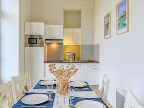 Fridge, microwave, dishwasher, toaster - Château De Kergonano by Interhome (Baden)