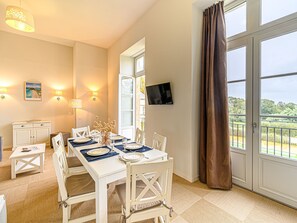 Dining - Château De Kergonano by Interhome (Baden)