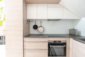 Deluxe Apartment | Private kitchen | Fridge, microwave, oven, stovetop - 2ndhomes 2BR Penthouse w Terrace&Sauna (Helsinki)