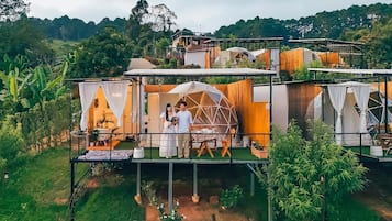 Tenda | 1 kamar tidur, didekorasi berbeda-beda, dan meja kerja