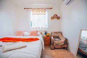 بديكورات فريدة لكل غرفة ومكتب وستائر تعتيم وواي فاي مجانًا