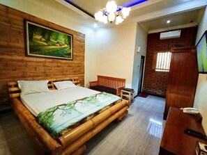 Standard Double Room | Desk, free WiFi, bed sheets - Desa Bahasa Syariah (Borobudur)