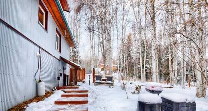Cozy Basement Apartment & Executive Retreat