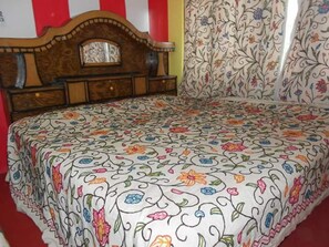 Free WiFi, bed sheets - Goroomgo Rooma Srinagar (Srinagar)