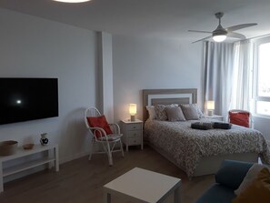 1 chambre, fer et planche à repasser, Wi-Fi, literie fournie