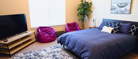 3 bedrooms, desk, iron/ironing board, WiFi