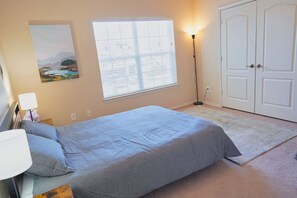 3 soveværelser, skrivebord, strygejern/strygebræt, Wi-Fi