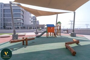 Children's play area - outdoor - Vogue | District One Residences close to Downtown Dubai Mall | Burj Khalifa (Dubai)