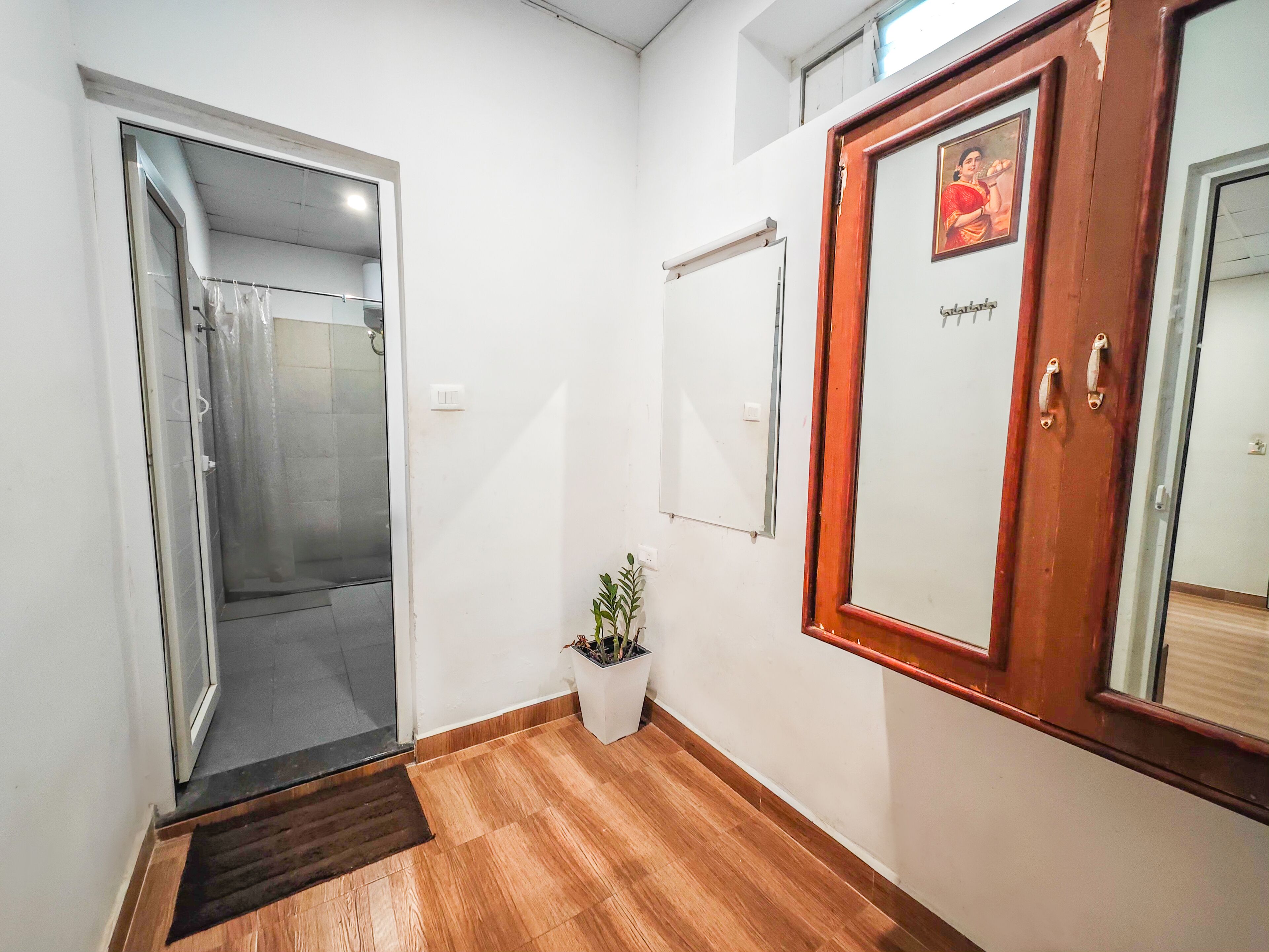 Deluxe Room | 1 bedroom, premium bedding, iron/ironing board, free WiFi