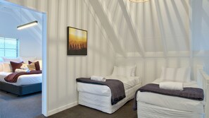 3 Schlafzimmer, Schreibtisch, Internetzugang