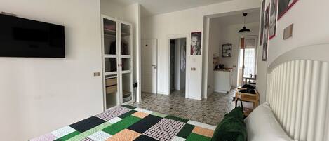 1 Schlafzimmer, Daunenbettdecken, Zimmersafe, Schreibtisch