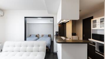 Basic Apartment | Living area