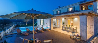 Villa Terra Magica, Perfekt für Familien. Whirlpool und Beheizter 40m2 Pool