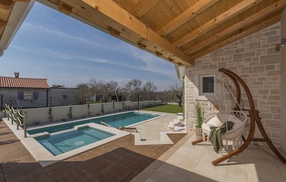 Villa Terra Magica, Perfekt für Familien. Whirlpool und Beheizter 40m2 Pool