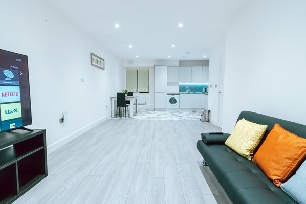 Living area - Inviting 1 Bed Apartment in Purley (Purley)