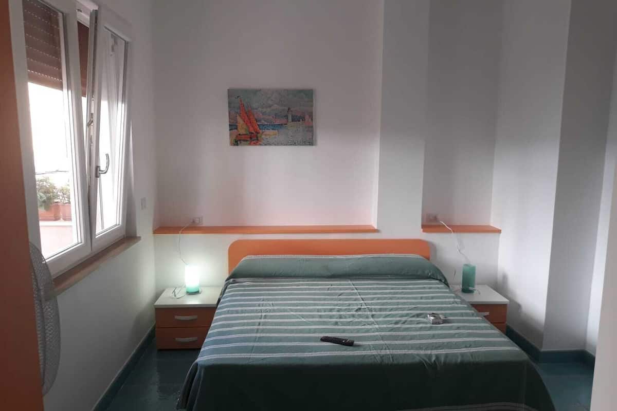 Basic-Dreibettzimmer | 1 Schlafzimmer, Allergikerbettwaren, Bügeleisen/Bügelbrett, Bettwäsche