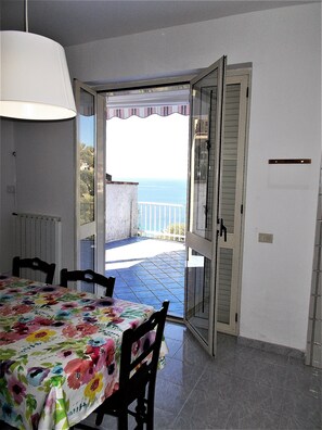 Basic Apartment, 2 Bedrooms, Sea View | Balcony - I FIORI DI DONNA ESTER (Pisciotta)