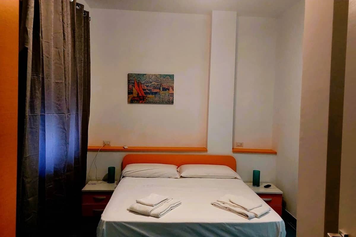 Basic-Dreibettzimmer | 1 Schlafzimmer, Allergikerbettwaren, Bügeleisen/Bügelbrett, Bettwäsche