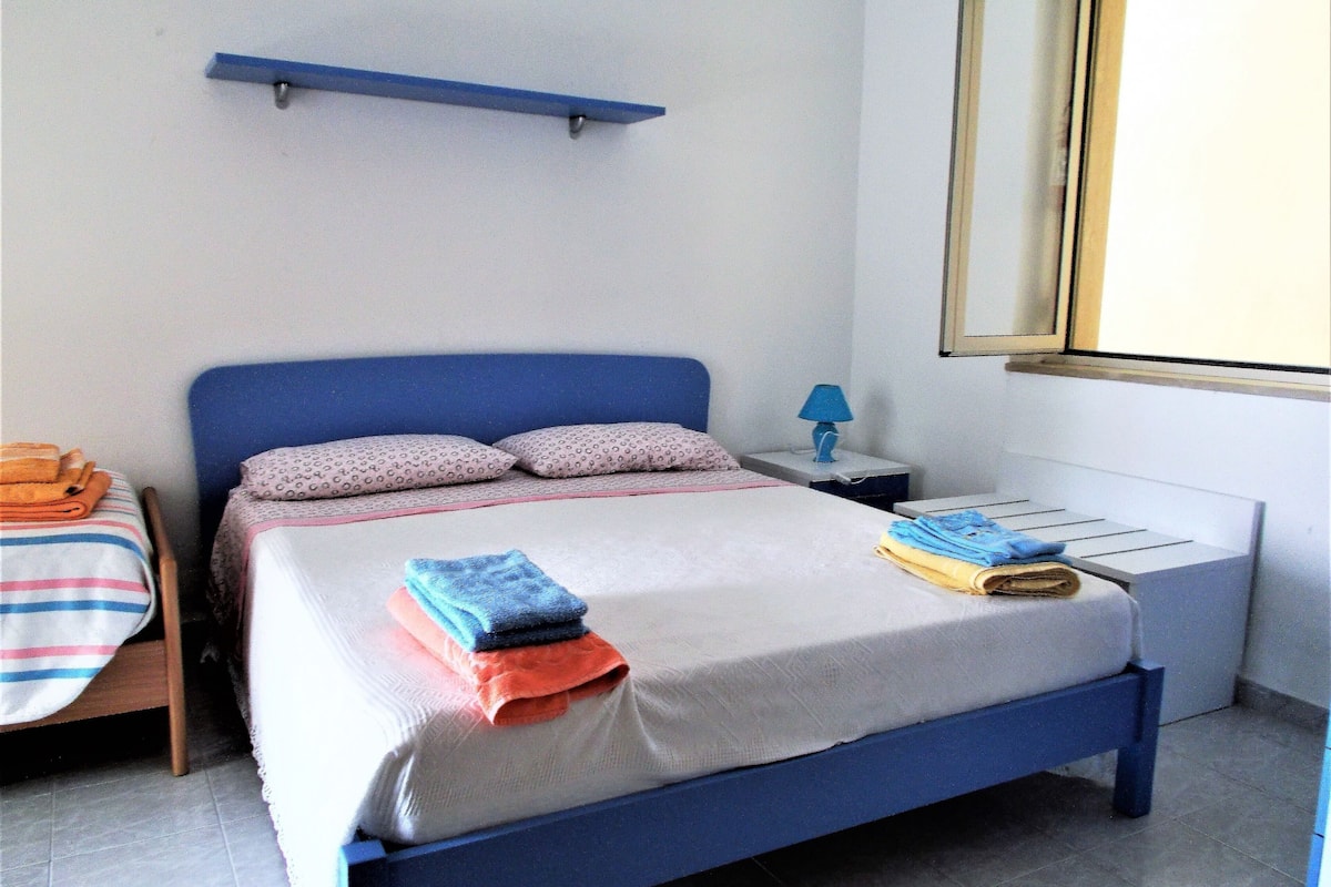 Basic-Apartment, 1 Schlafzimmer, Meerblick | 1 Schlafzimmer, Allergikerbettwaren, Bügeleisen/Bügelbrett, Bettwäsche