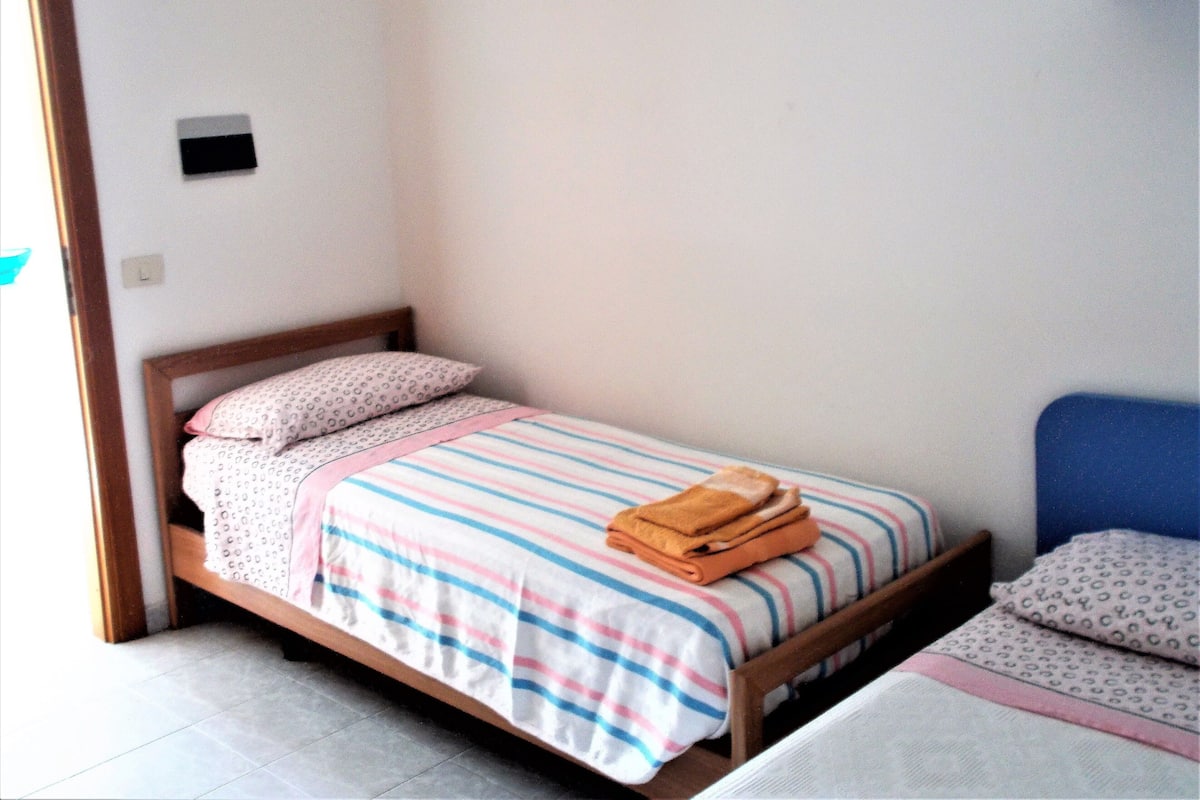 Basic-Apartment, 1 Schlafzimmer, Meerblick | 1 Schlafzimmer, Allergikerbettwaren, Bügeleisen/Bügelbrett, Bettwäsche