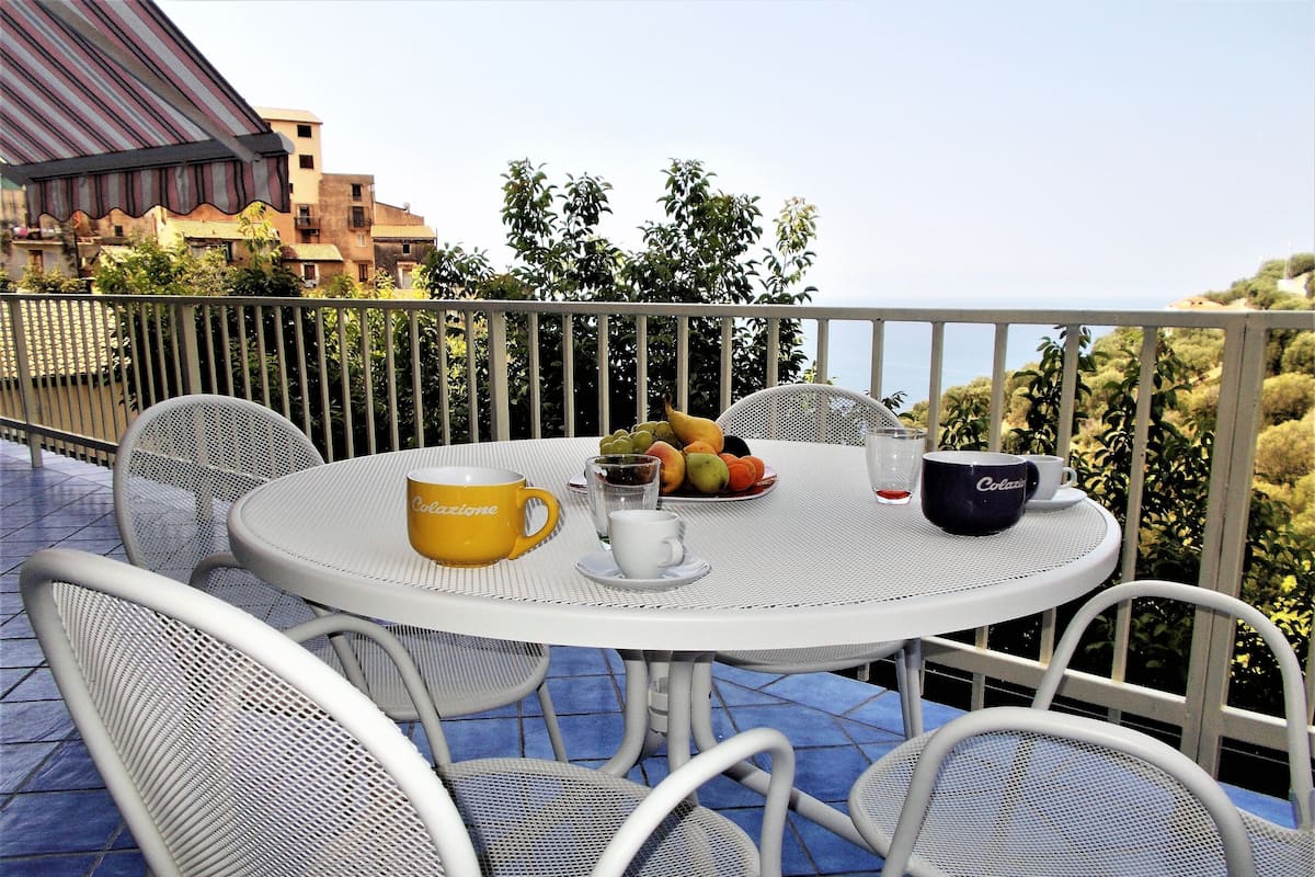 Basic Apartment, 1 Bedroom, Sea View | Bathroom | Shower, rainfall showerhead, bidet, towels