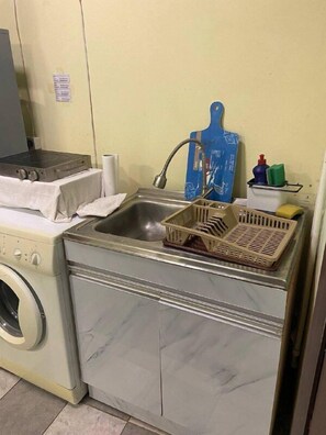 Basic Room | Living area