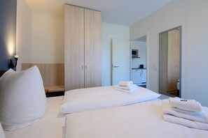 1 bedroom, in-room safe, iron/ironing board, travel cot - Smart & Stay Aparthotel - Dein Zuhause auf Zeit - Saarbrücken Süd (Saarbrücken)