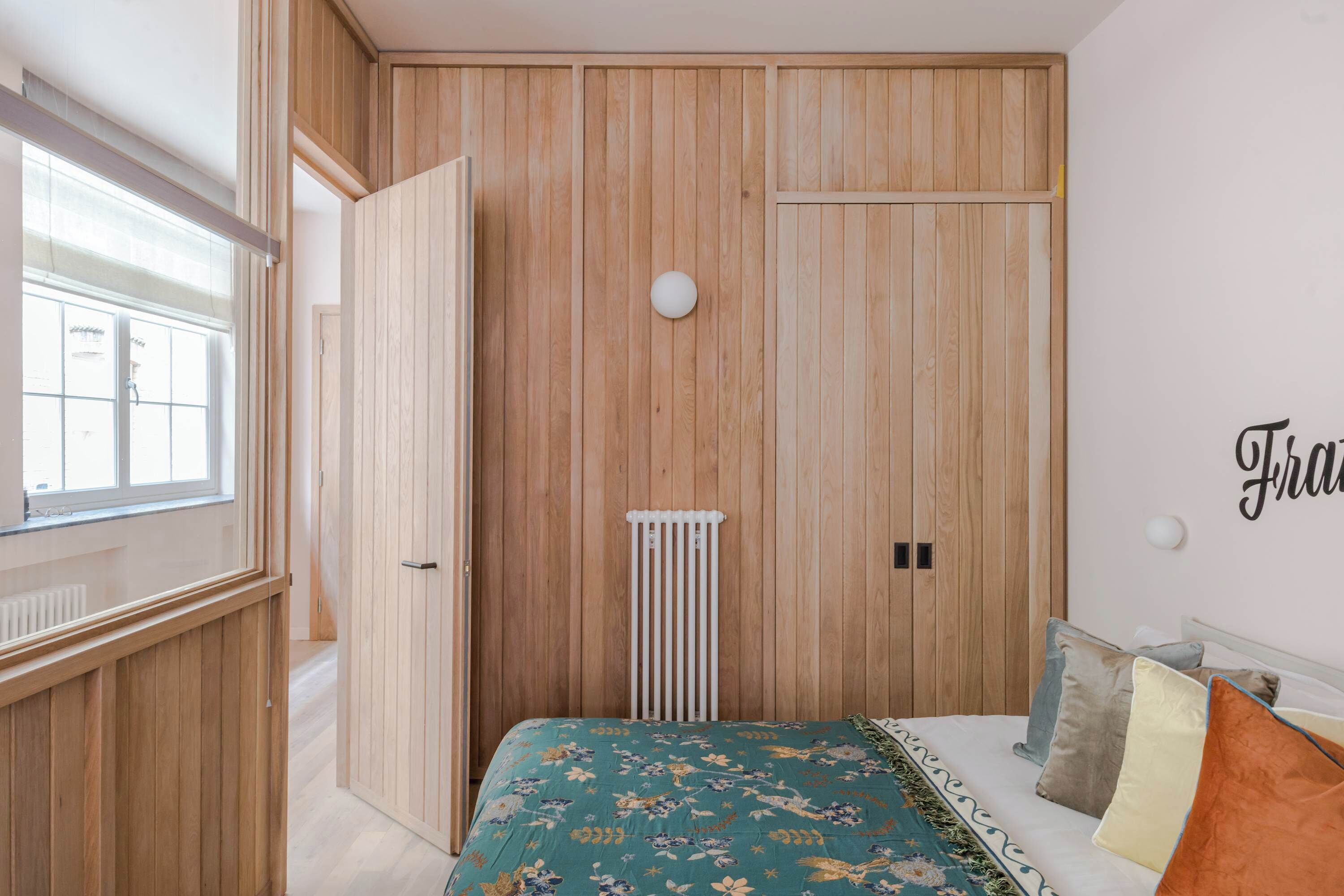 1 slaapkamer, een strijkplank/strijkijzer, wifi, beddengoed