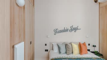 1 slaapkamer, een strijkplank/strijkijzer, reisbedje, wifi