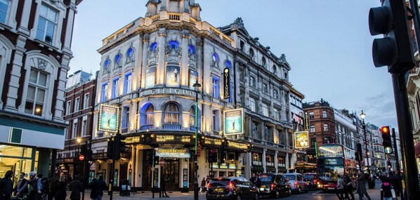 Point of interest - Designer 1BR Soho Apt | AC | Heart of West End (London)