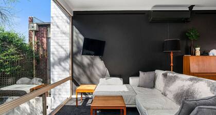 Halifax Muse Pet Friendly Townhouse